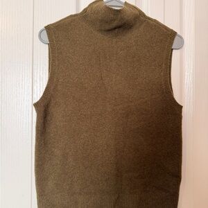Abercrombie & Fitch Olive 100% Merino Wool Sleeveless Turtleneck Top
